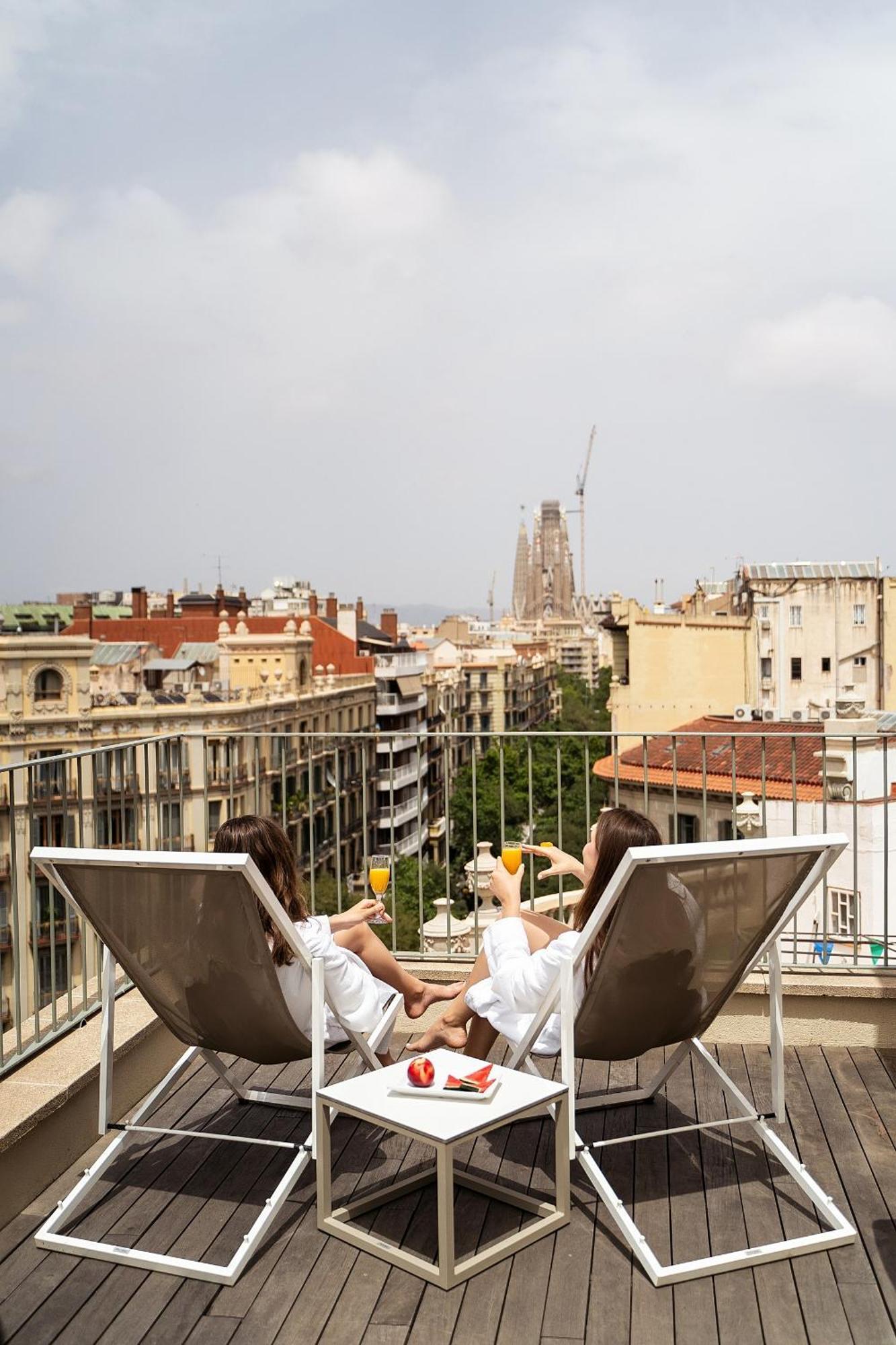 Mate Carla, Barcelone